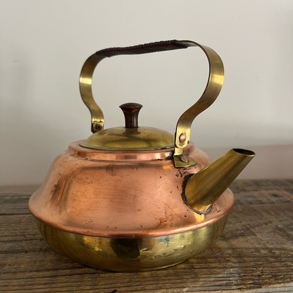 Dutch Vintage Copper and Brass Teapot - Picture 3 of 6